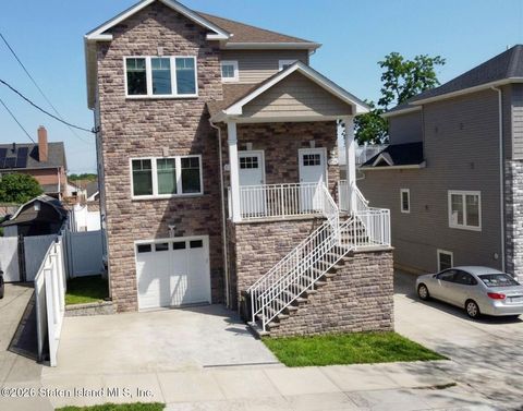 Photo of 273 Nashville Street, Staten Island, NY 10307 (MLS # 2600067)