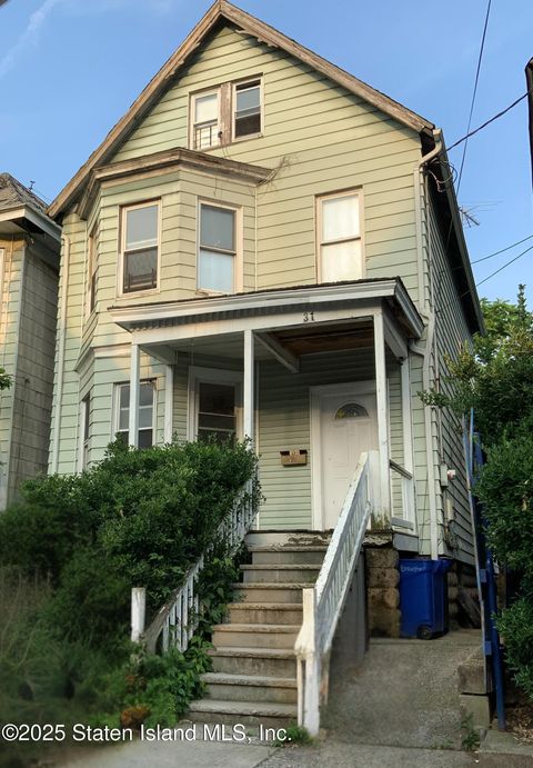 Photo of 31 Brewster Street, Staten Island, NY 10304 (MLS # 2503145)
