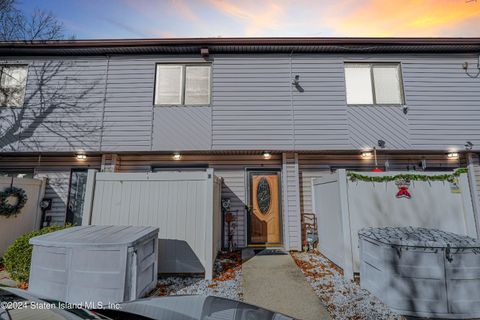 Photo of 4199 Amboy Road #8, Staten Island, NY 10308 (MLS # 2406836)