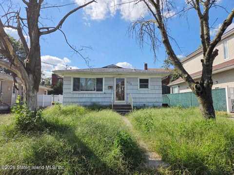 Homes For Sale - 492 Villa Avenue<br/> Staten Island, NY 10302