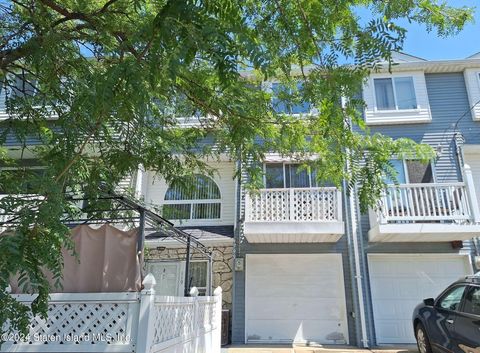 Photo of 119 Richmond Hill Road, Staten Island, NY 10314 (MLS # 2404892)