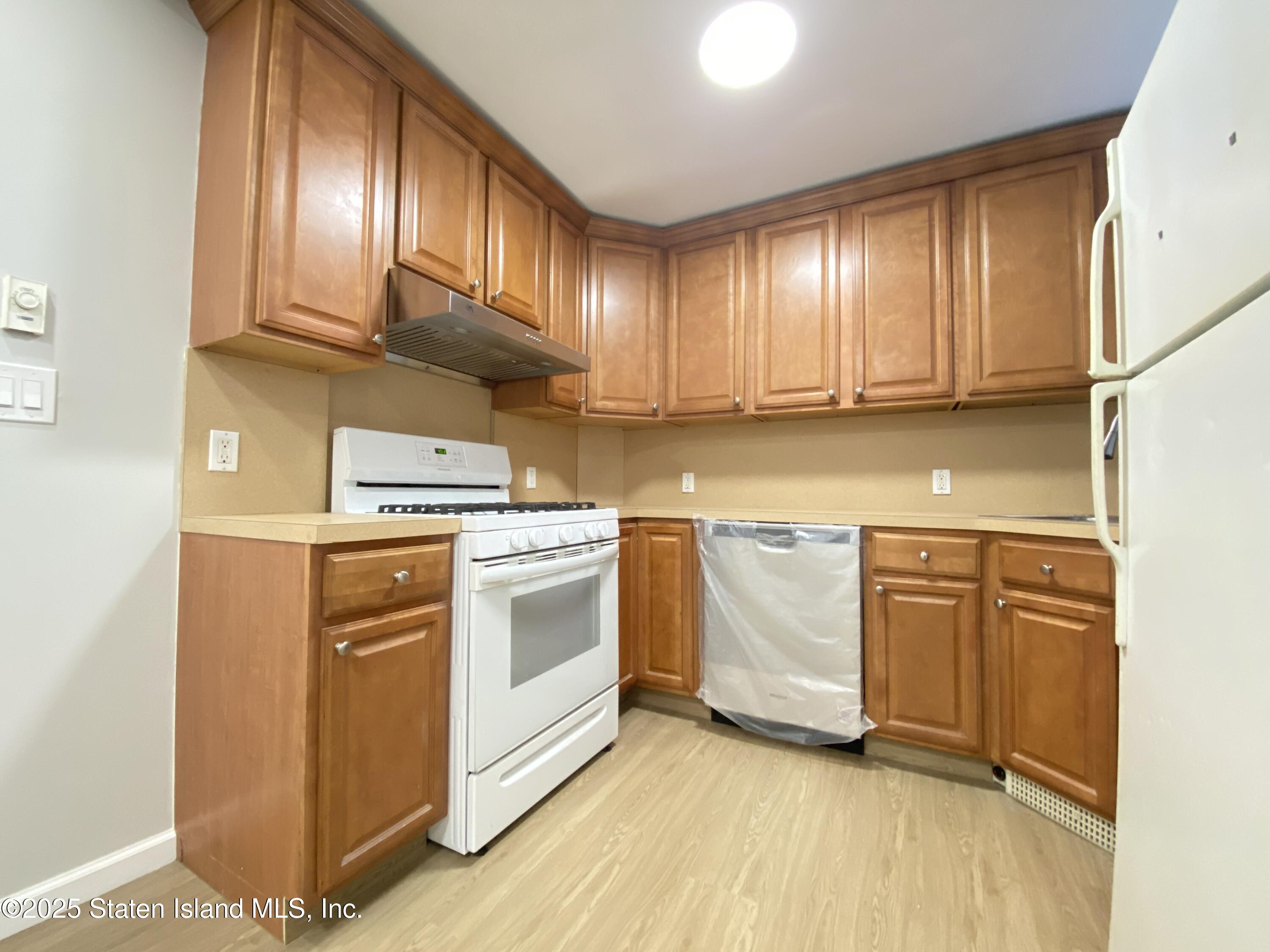 13 Hylan Boulevard #A, Staten Island, New York image 4