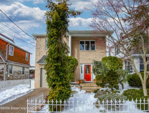 Photo of 89 Howton Avenue, Staten Island, NY 10308 (MLS # 2601123)