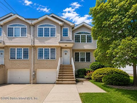 Photo of 86 Burke Avenue, Staten Island, NY 10314 (MLS # 2603816)