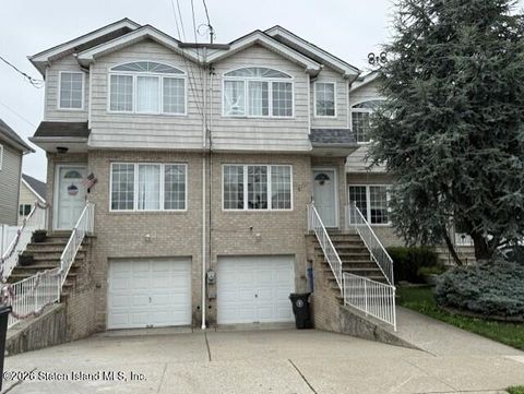 Photo of 86 Burke Avenue, Staten Island, NY 10314 (MLS # 2603816)