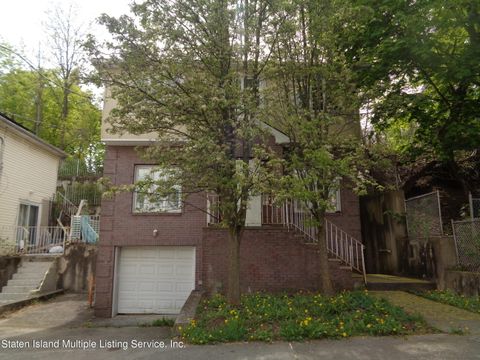 Photo of 38 Edgar Terrace, Staten Island, NY 10301 (MLS # 1161816)