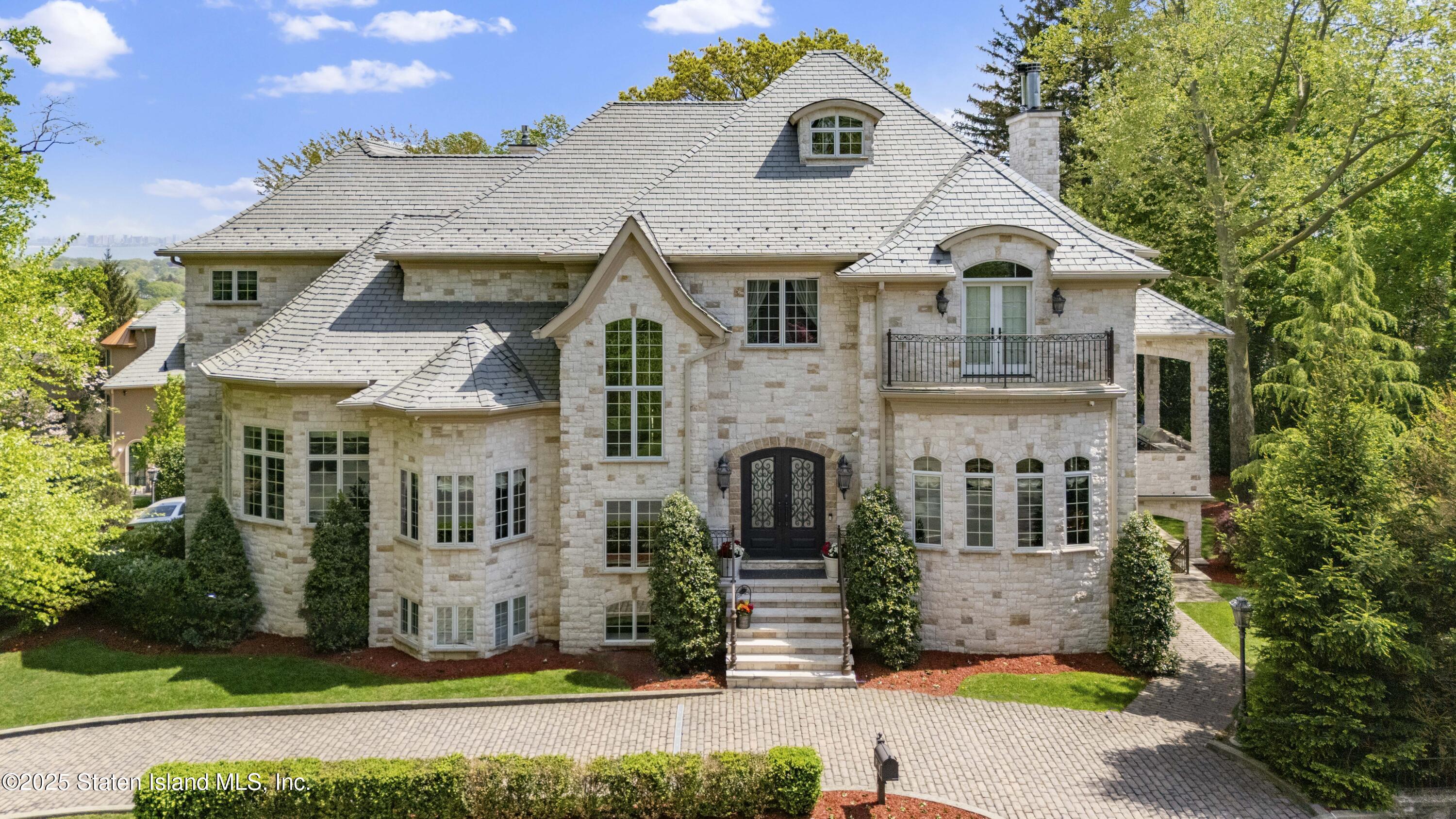 221 Douglas Road, Staten Island, New York image 1