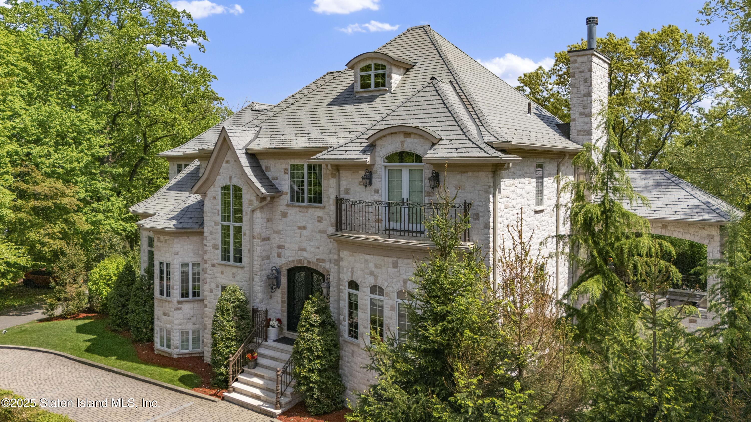 221 Douglas Road, Staten Island, New York image 9