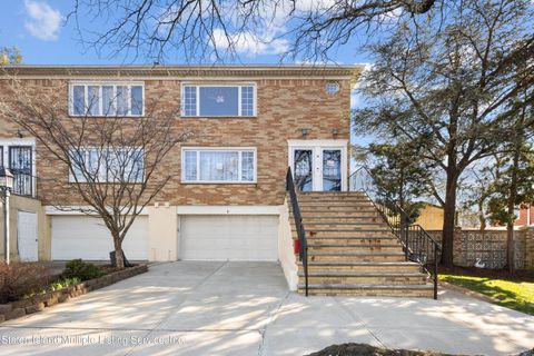 Photo of 16 Caro Street, Staten Island, NY 10314 (MLS # 2401358)