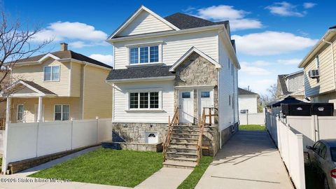 Photo of 139 Detroit Avenue, Staten Island, NY 10312 (MLS # 2600323)