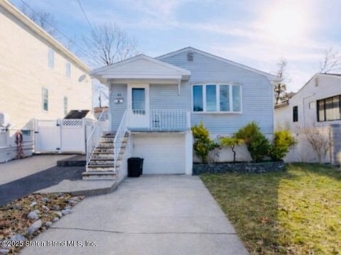 Photo of 62 Morton Street, Staten Island, NY 10306 (MLS # 2507220)