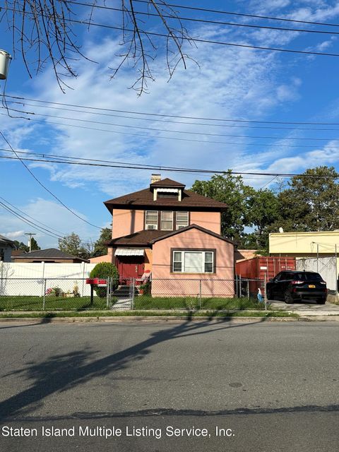 Photo of 1090 Richmond Road, Staten Island, NY 10304 (MLS # 1163757)