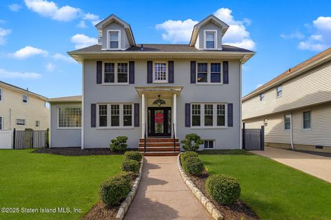 Photo of 32 Otis Ave Ave, Staten Island, NY 10306 (MLS # 2506699)