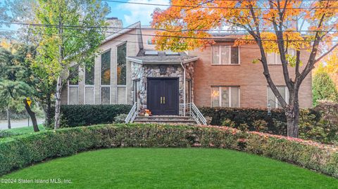 Photo of 485 St Andrews Road, Staten Island, NY 10306 (MLS # 2405995)