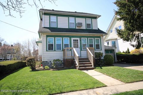 Photo of 30 Delaware Avenue, Staten Island, NY 10304 (MLS # 2601946)
