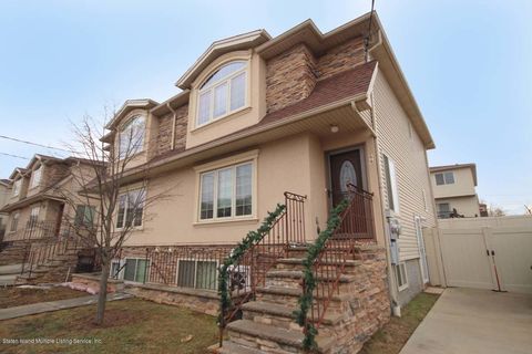 Photo of 66 Plumtree Lane #2, Staten Island, NY 10309 (MLS # 2601756)