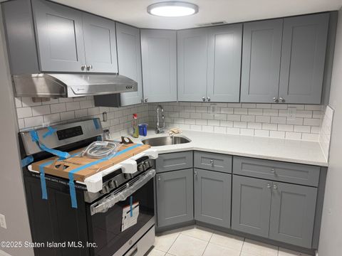 Photo of 35 New Lane, Staten Island, NY 10305 (MLS # 2504686)