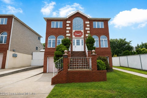 Multifamily For Sale - 5775 Hylan Boulevard<br/> Staten Island, NY 10309