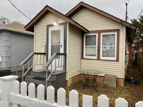 Photo of 51 Seafoam St St, Staten Island, NY 10306 (MLS # 1165592)