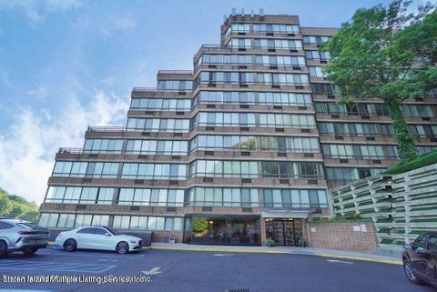 Photo of 755 Narrows Road #405, Staten Island, NY 10304 (MLS # 1159999)