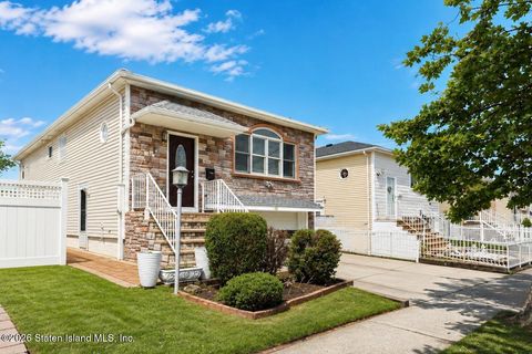 Photo of 39 Brandis Avenue N, Staten Island, NY 10312 (MLS # 2603931)