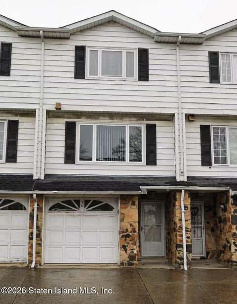 Townhouse For Sale - 36 Carlyle Green<br/> Staten Island, NY 10312