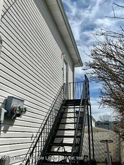 Photo of 486 Medina Street, Staten Island, NY 10306 (MLS # 1160846)