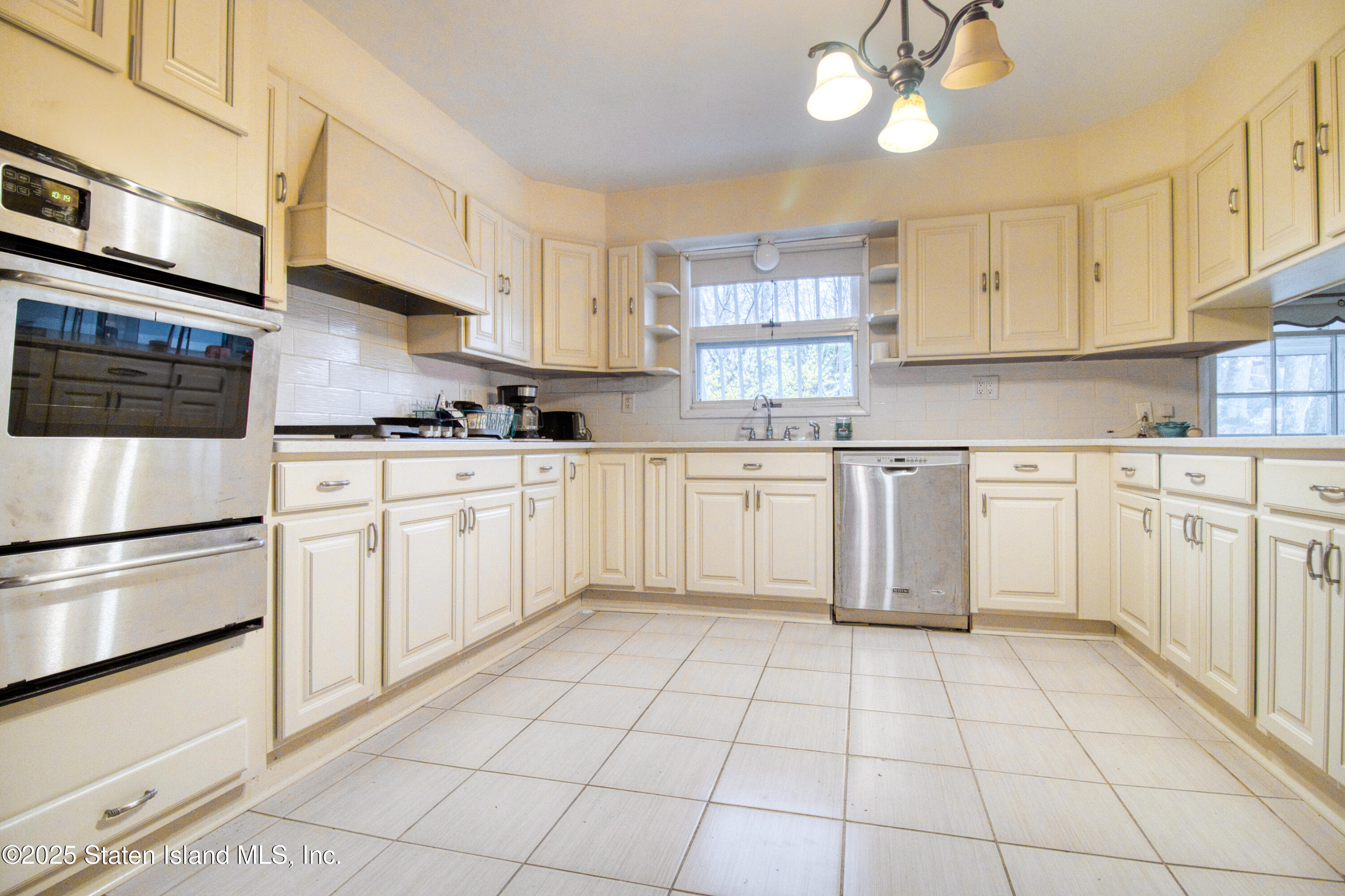11 Shields Place, Staten Island, New York image 10