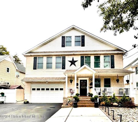Photo of 355 Brehaut Avenue, Staten Island, NY 10307 (MLS # 2402997)