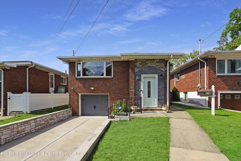Photo of 219 Kemball Avenue, Staten Island, NY 10314 (MLS # 1163471)