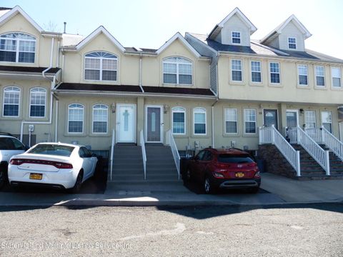 Photo of 26 Millstone Court, Staten Island, NY 10314 (MLS # 1160842)