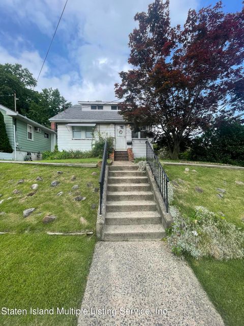 Photo of 83 Justin Avenue, Staten Island, NY 10306 (MLS # 1163597)