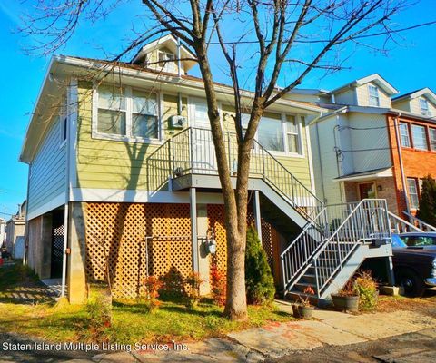 Photo of 1 Neutral Avenue, Staten Island, NY 10306 (MLS # 1160282)