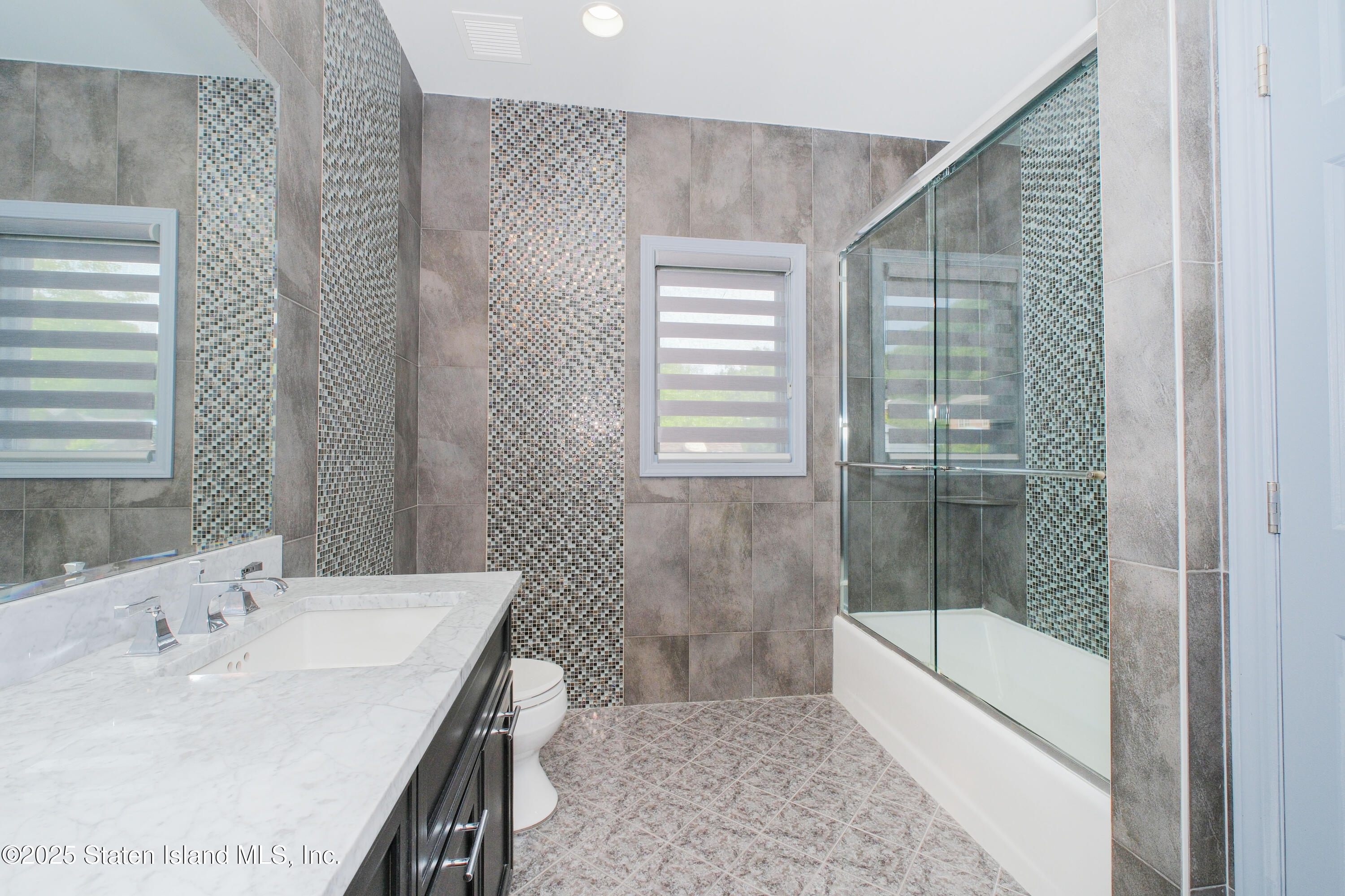 81 Copperleaf Terrace, Staten Island, New York image 33