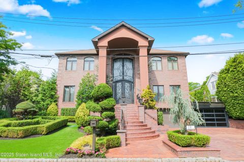 Photo of 81 Copperleaf Terrace, Staten Island, NY 10304 (MLS # 2503280)