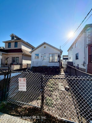 24 GLOVER ST, STATEN ISLAND, NY 10308 - Image 2d93afb3c9596bee4b227f7ac8fa6d28/2027964666