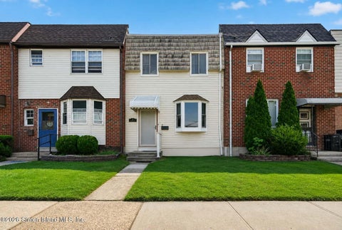 Townhouse For Sale - 5 Morgan Lane<br/> Staten Island, NY 10314