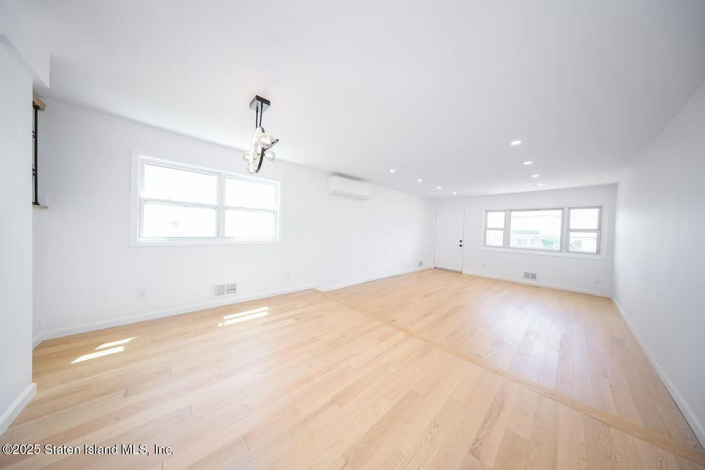 63 Redgrave Avenue, Staten Island, New York image 4