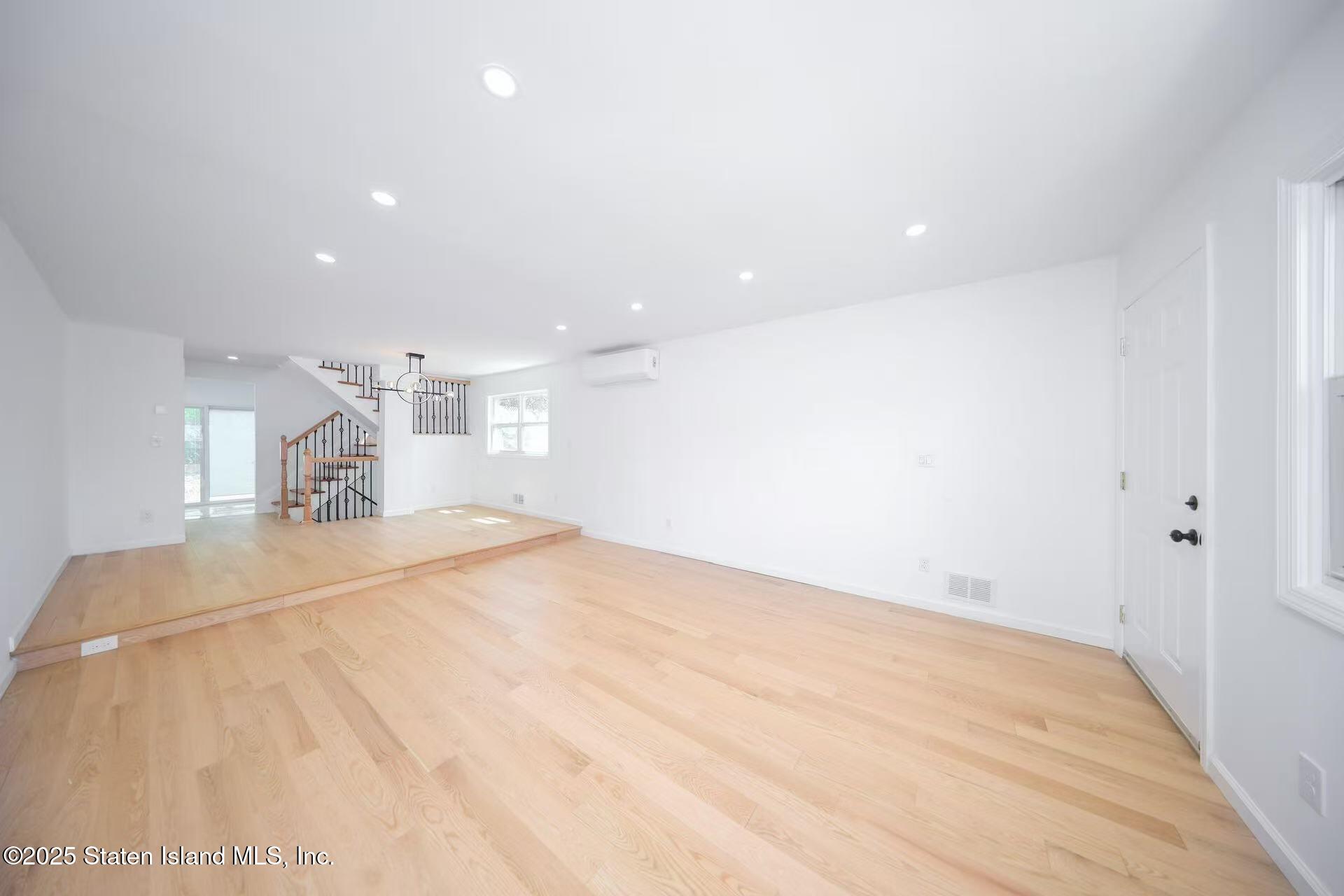 63 Redgrave Avenue, Staten Island, New York image 5