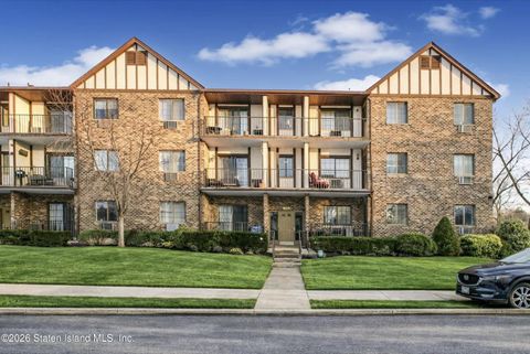 Photo of 170 Devon Loop, Staten Island, NY 10314 (MLS # 2602778)