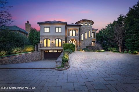 Photo of 40 Wakefield Road, Staten Island, NY 10312 (MLS # 2601759)