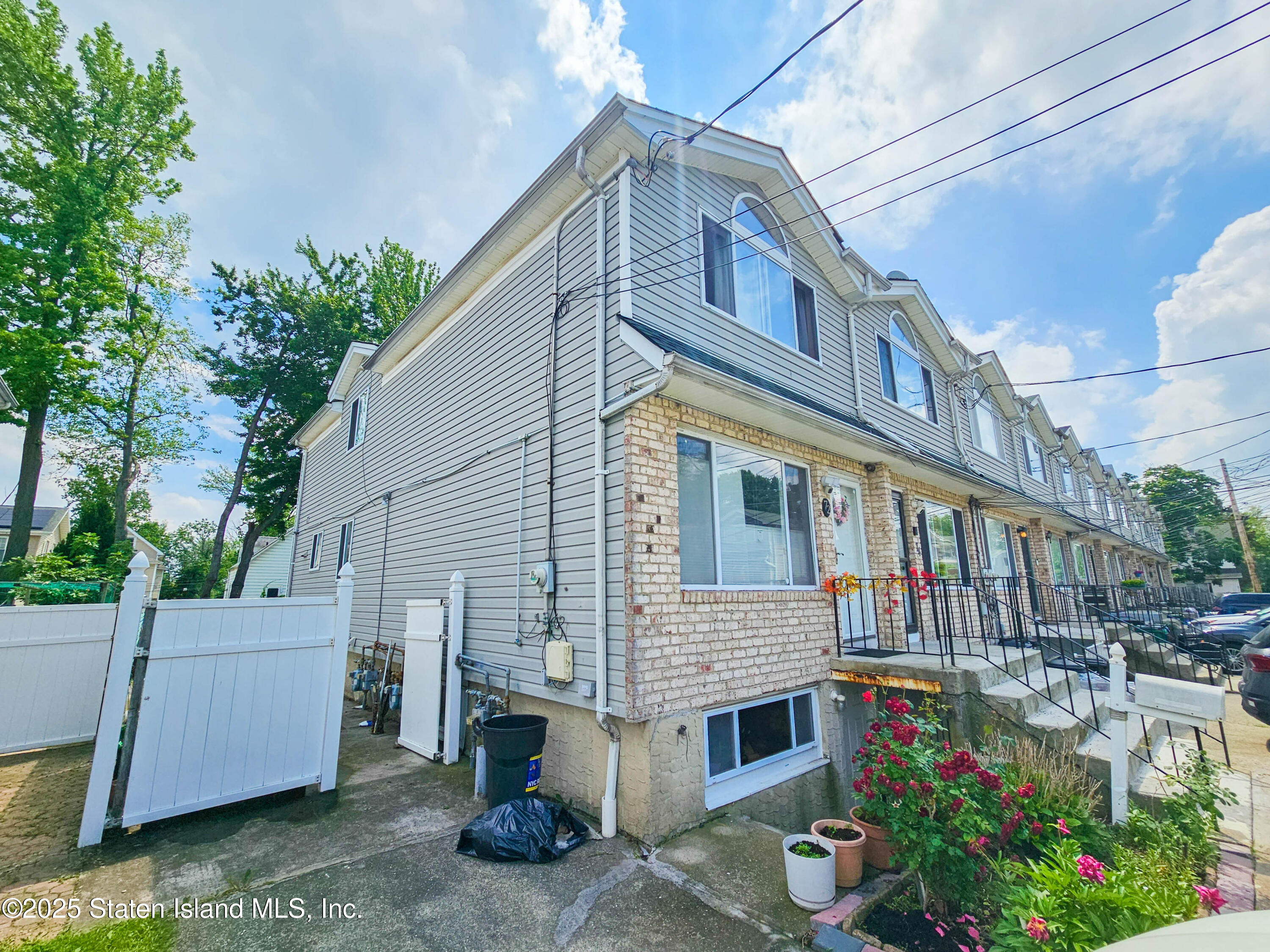 72 Confedration Place, Staten Island, New York image 2