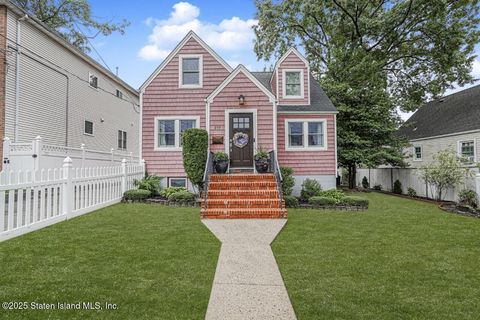 Photo of 107 Elmwood Avenue, Staten Island, NY 10308 (MLS # 2504849)