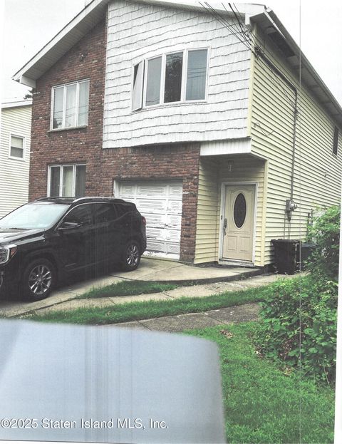 Photo of 610 Woodrow Road, Staten Island, NY 10312 (MLS # 2506493)