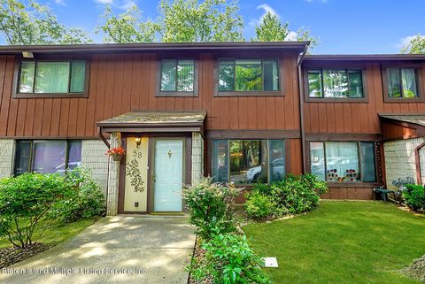 Photo of 58 Belmar Drive Dr W, Staten Island, NY 10314 (MLS # 1162874)