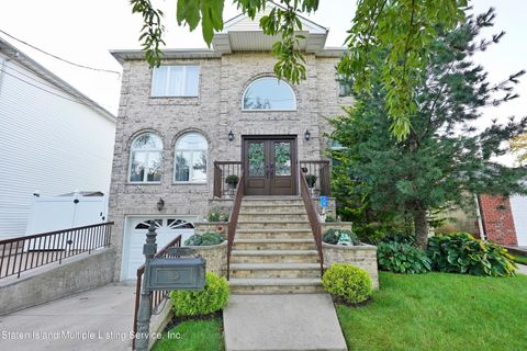 Photo of 255 8th Street, Staten Island, NY 10306 (MLS # 1164345)