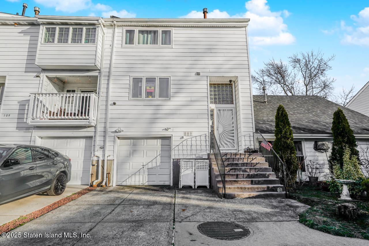 111 Hampton Green, Staten Island, New York image 21