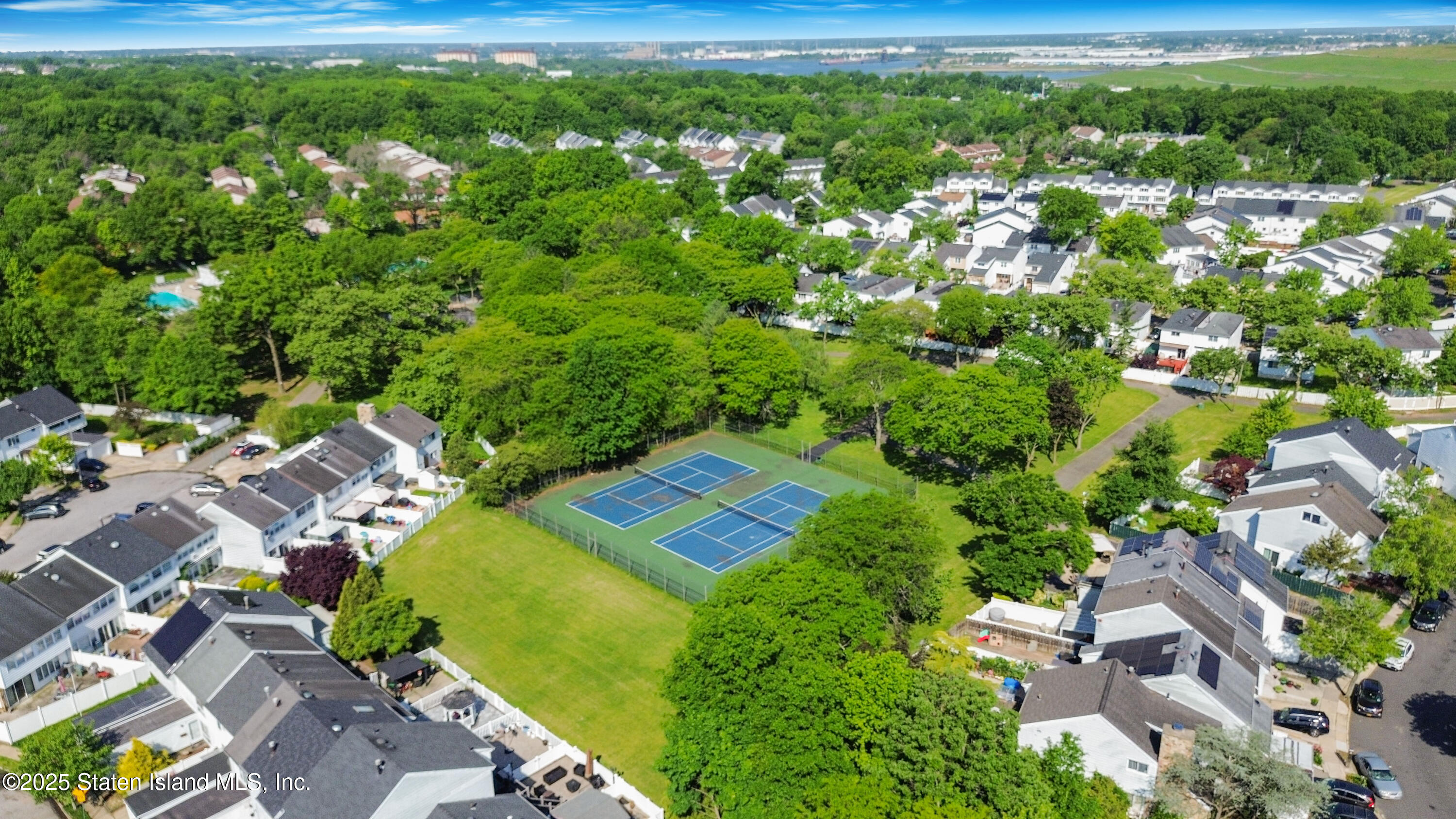 111 Hampton Green, Staten Island, New York image 17