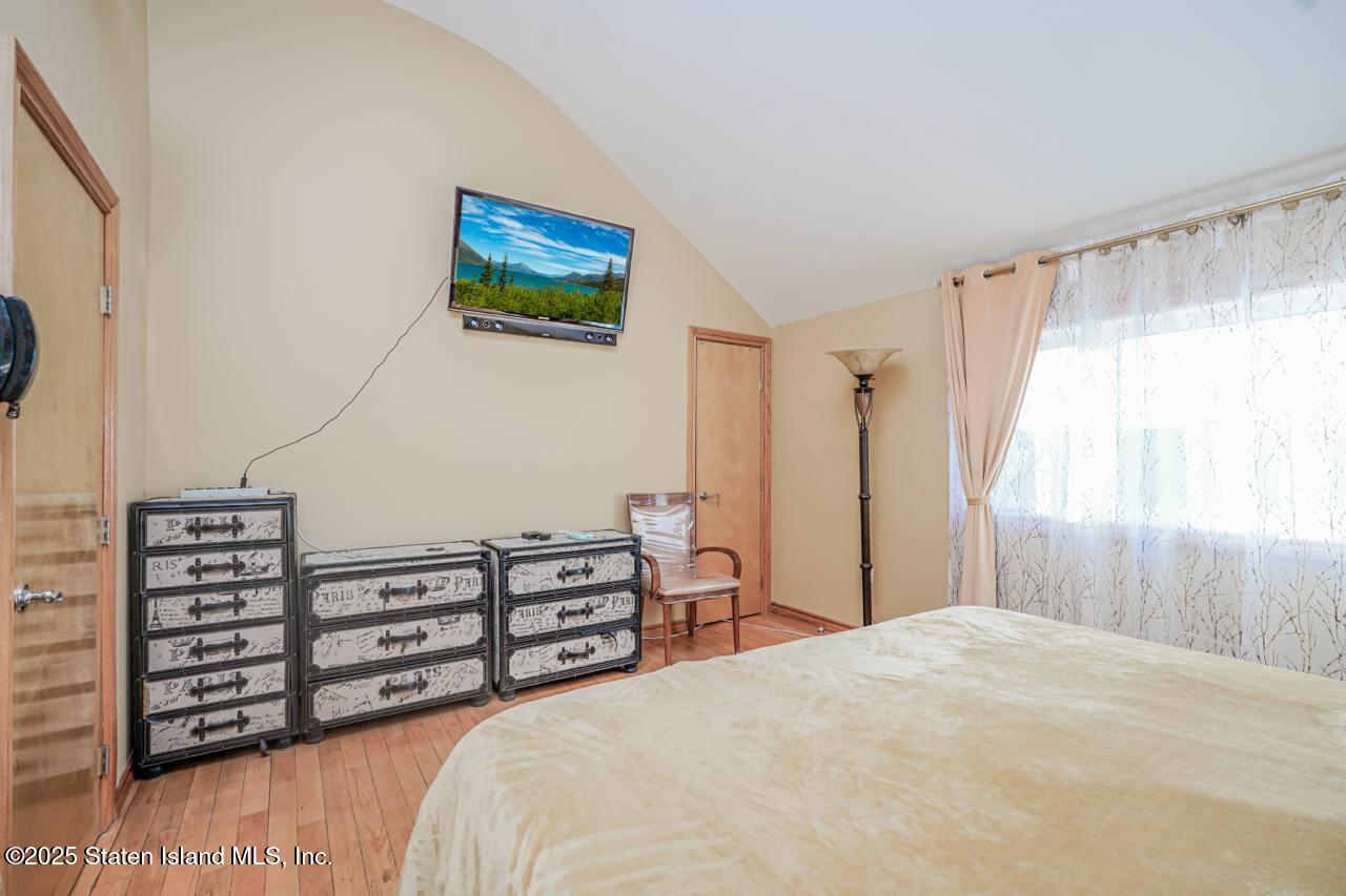 111 Hampton Green, Staten Island, New York image 11