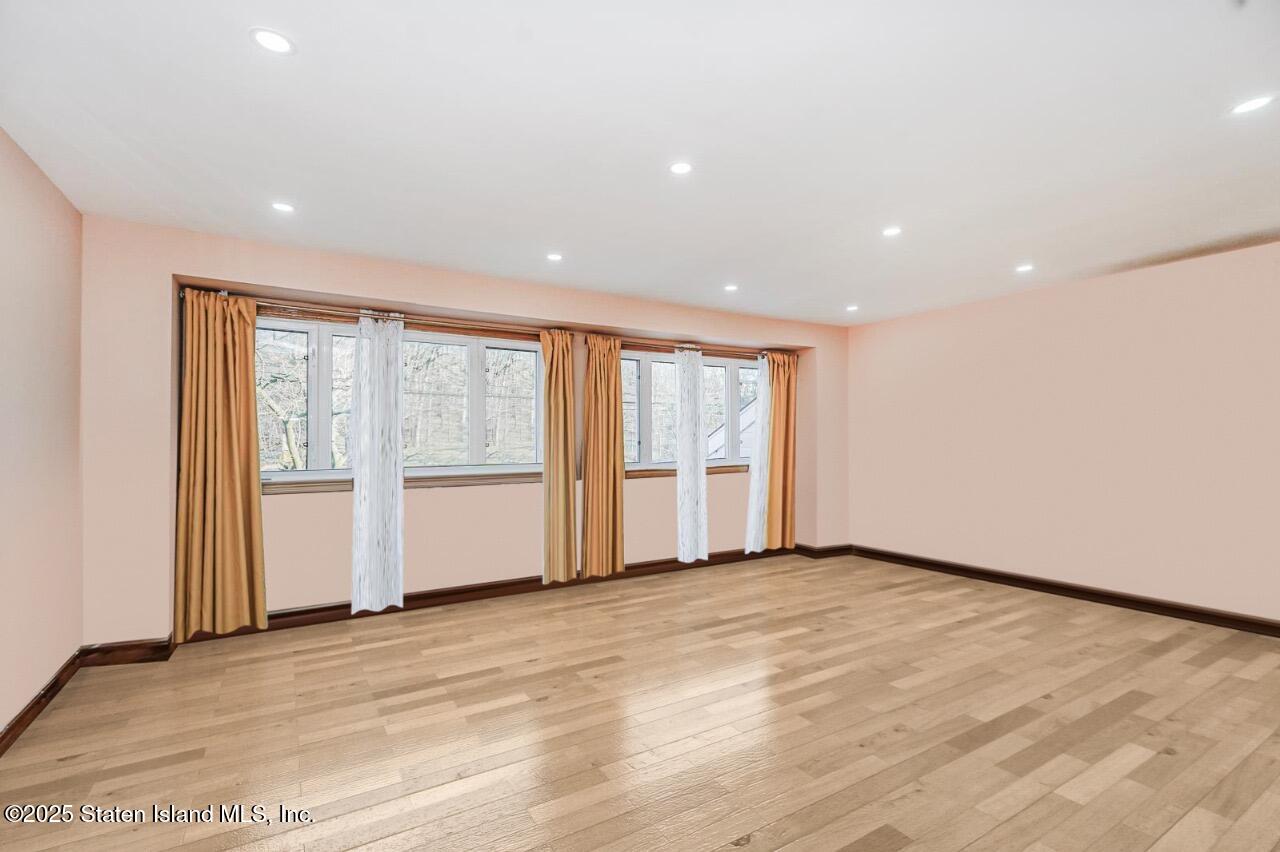 111 Hampton Green, Staten Island, New York image 8